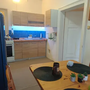  Apartmán S Terasou A Zahradou